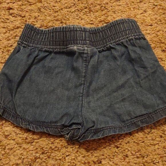 Calvin Klein‎ Girls size 12 months blue denim lightweight shorts, pink bow - Picture 3 of 5
